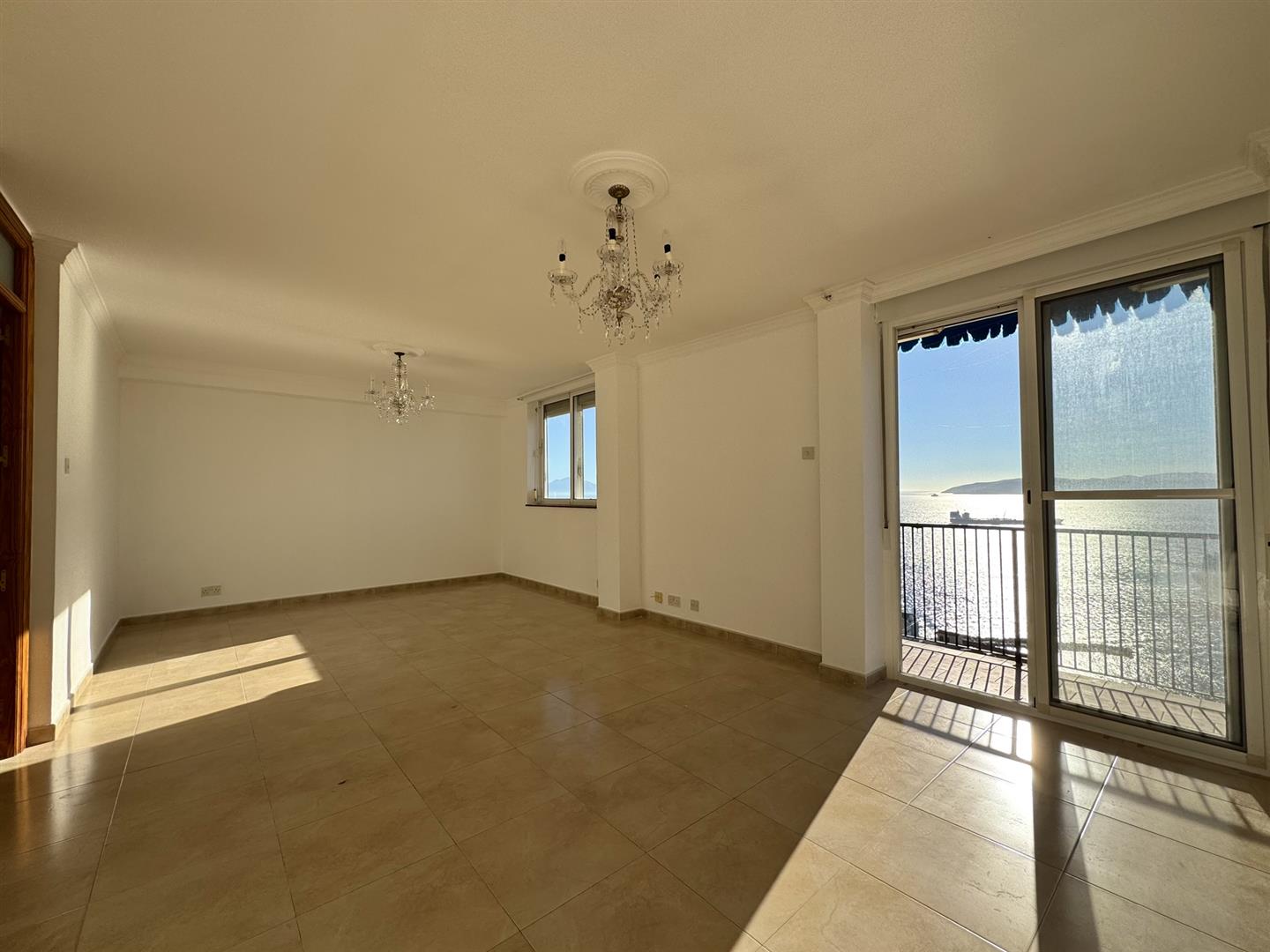 Image of Apartment - 2 Bedrooms - 1 Bathrooms for Sale in Brympton-Gibraltar, Image 2